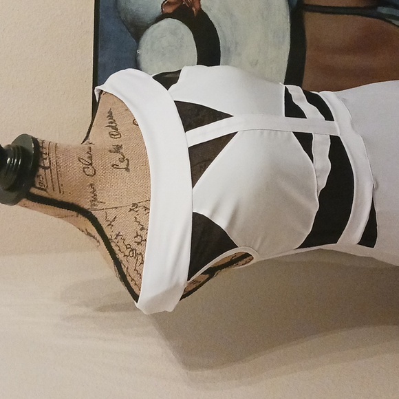 Off Shoulder Dress - Picture 4 of 6